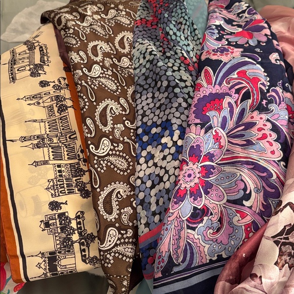 Colorful Patterned Scarves Collection - Picture 2 of 10